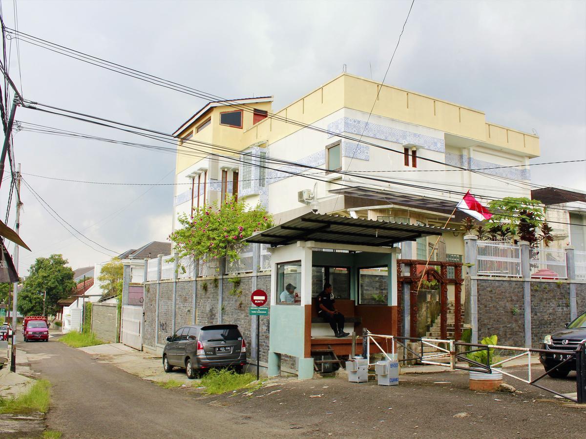 Zen Rooms Cassa Dua Pasteur Bandung Exterior foto