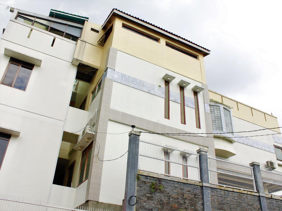 Zen Rooms Cassa Dua Pasteur Bandung Exterior foto