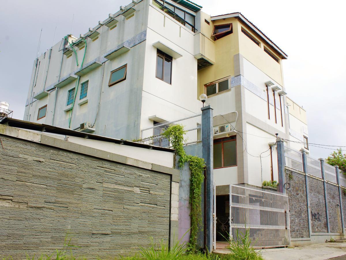 Zen Rooms Cassa Dua Pasteur Bandung Exterior foto